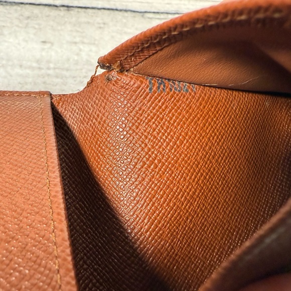 Louis Vuitton Portefeiulle Elise Trifold Wallet Monogram Canvas Leather - Picture 14 of 14